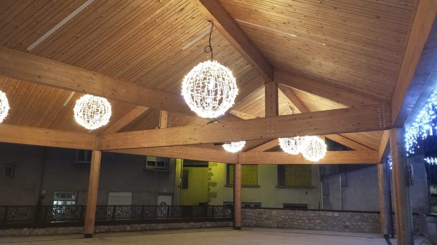 Halle de Noirétable — charpente, Noirétable (42)