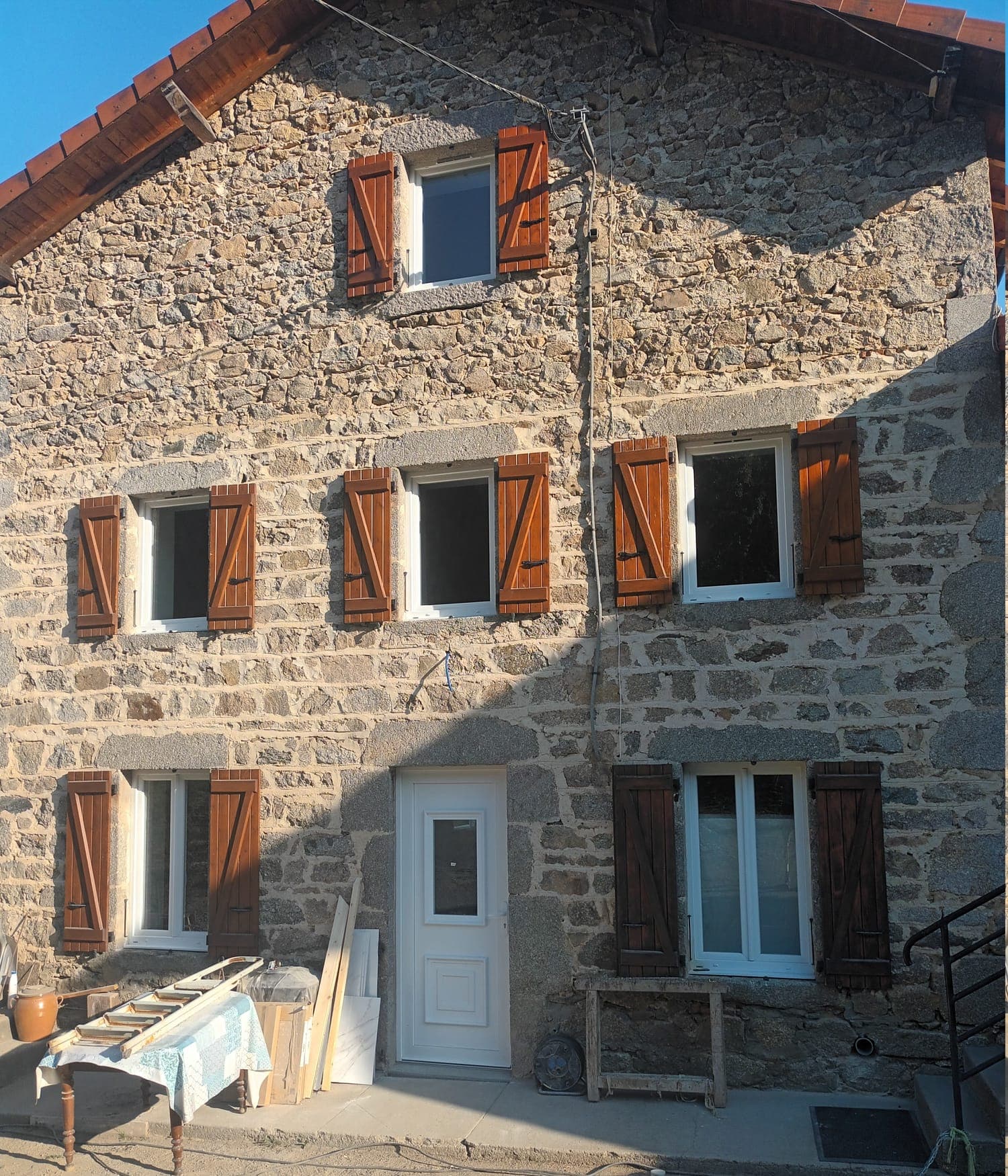 Menuiseries extérieures bois — aménagement bois, Loire, Allier & Puy-de-Dôme