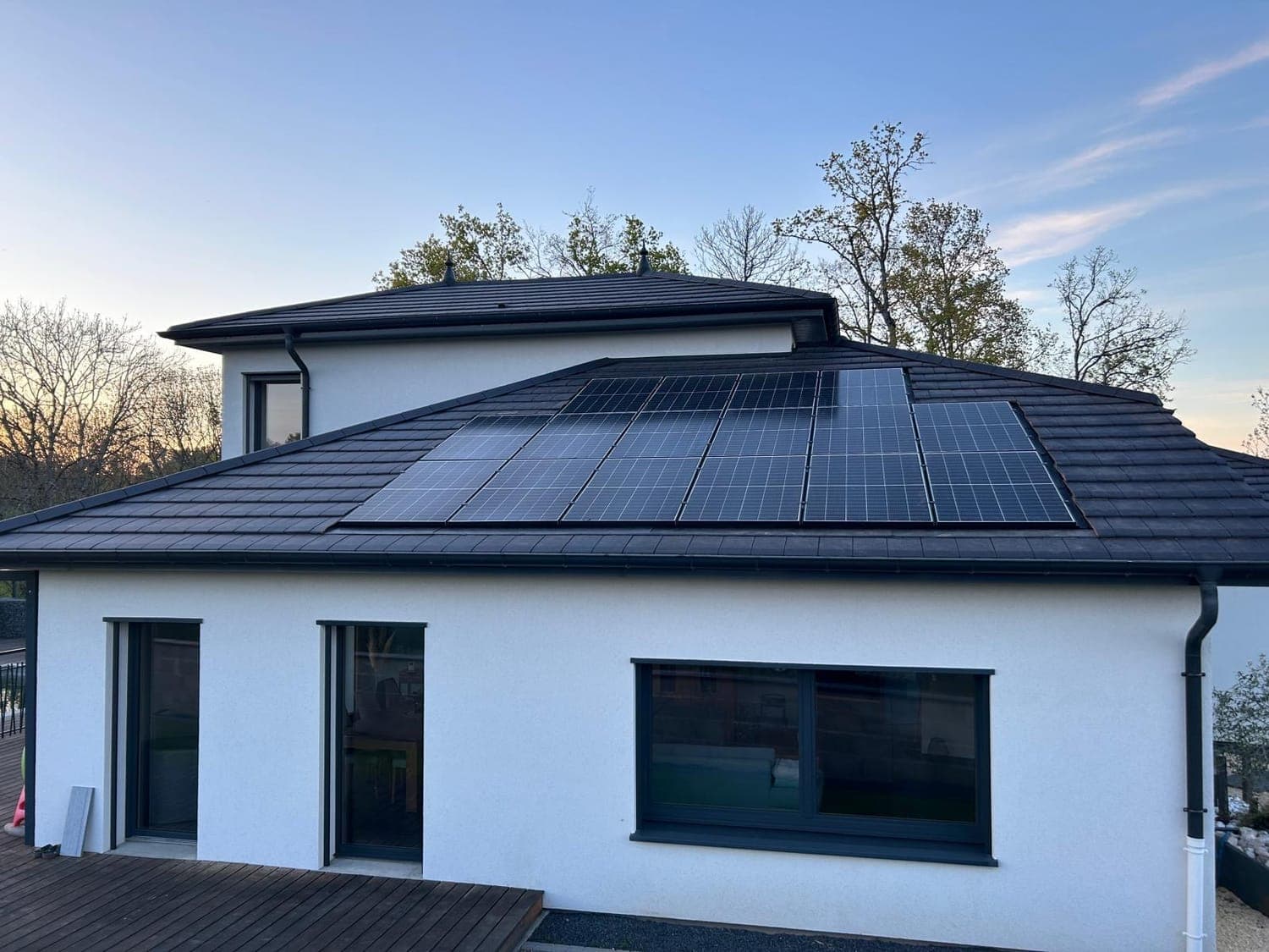 Pose de panneaux photovoltaïques — couverture & zinguerie, Le Mayet-de-Montagne (03)